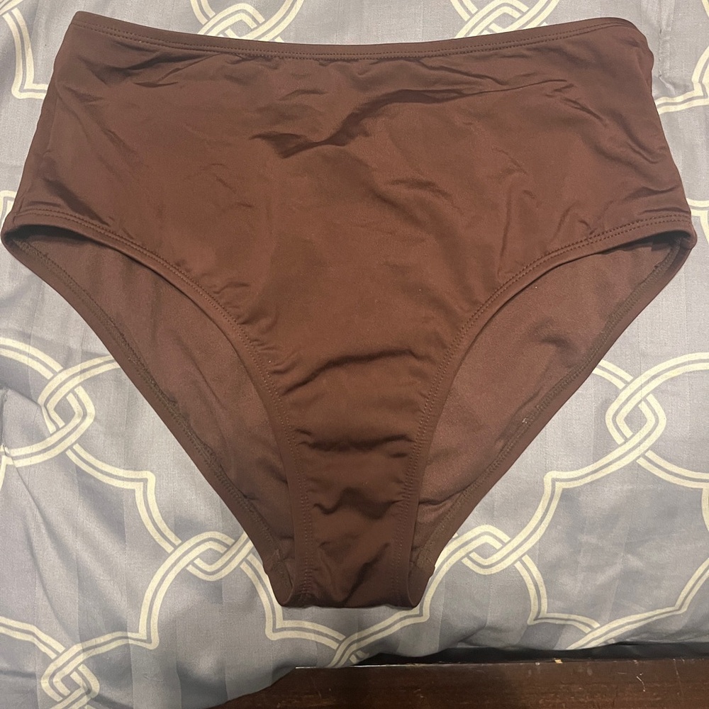 Women’s Target Kona Sol High-Waist Swim Bottoms — Brown. Size M.
